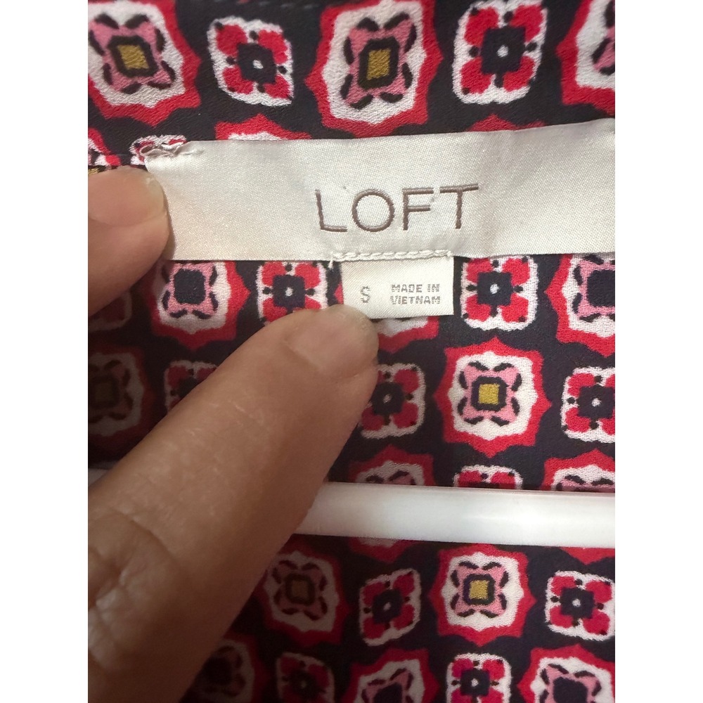 LOFT Red Pink Geometric Medallion Split Neck Blouse Long Sleeve Small - Picture 4 of 6